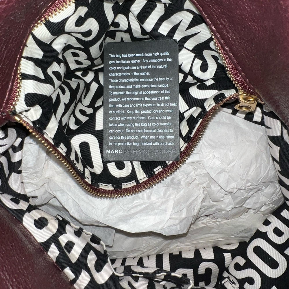 Marc Jacob's burgundy leather crossbody bag - Picture 2 of 4